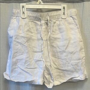 Tahari High Waist White Shorts Lightweight and Versatile